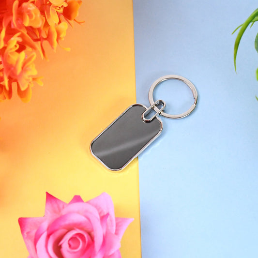 Oval metal keyring keychain with sleek design by ManVogue
