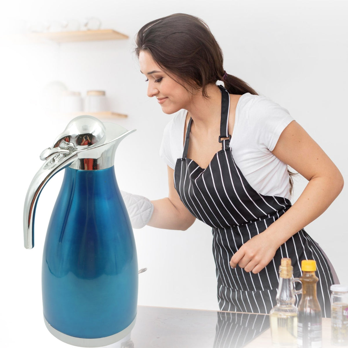 Side view of the durable Bottlart 2L stainless steel thermos for daily use.