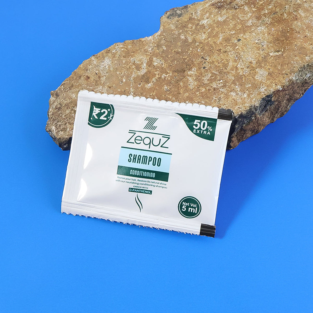 Conditioning shampoo sachet promoting natural shine and smooth hair finish