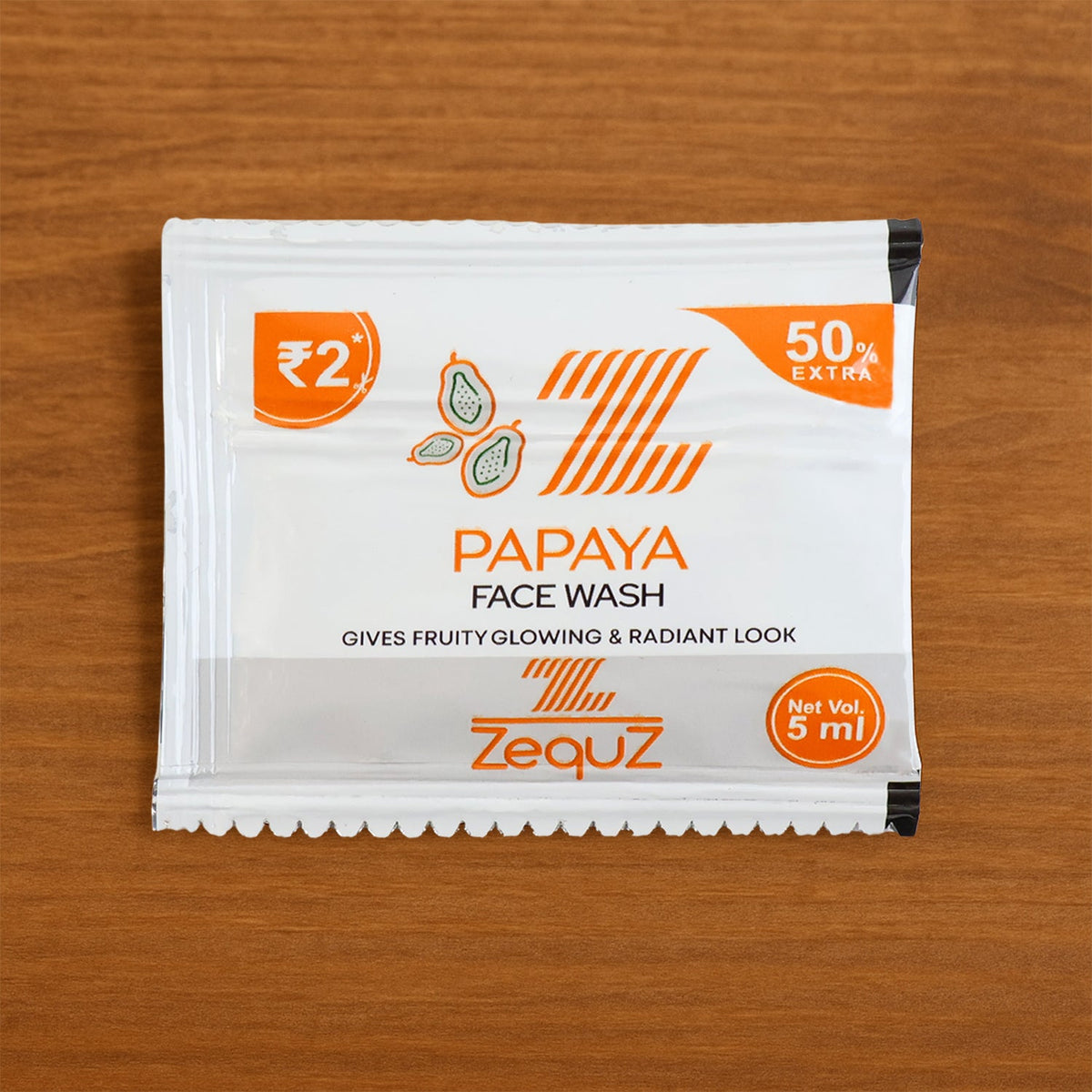 Single-use papaya face wash sachet in compact 5ml size