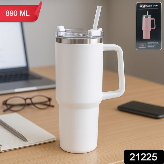 Close-up of white 890 ML travel tumbler for hot and cold drinks